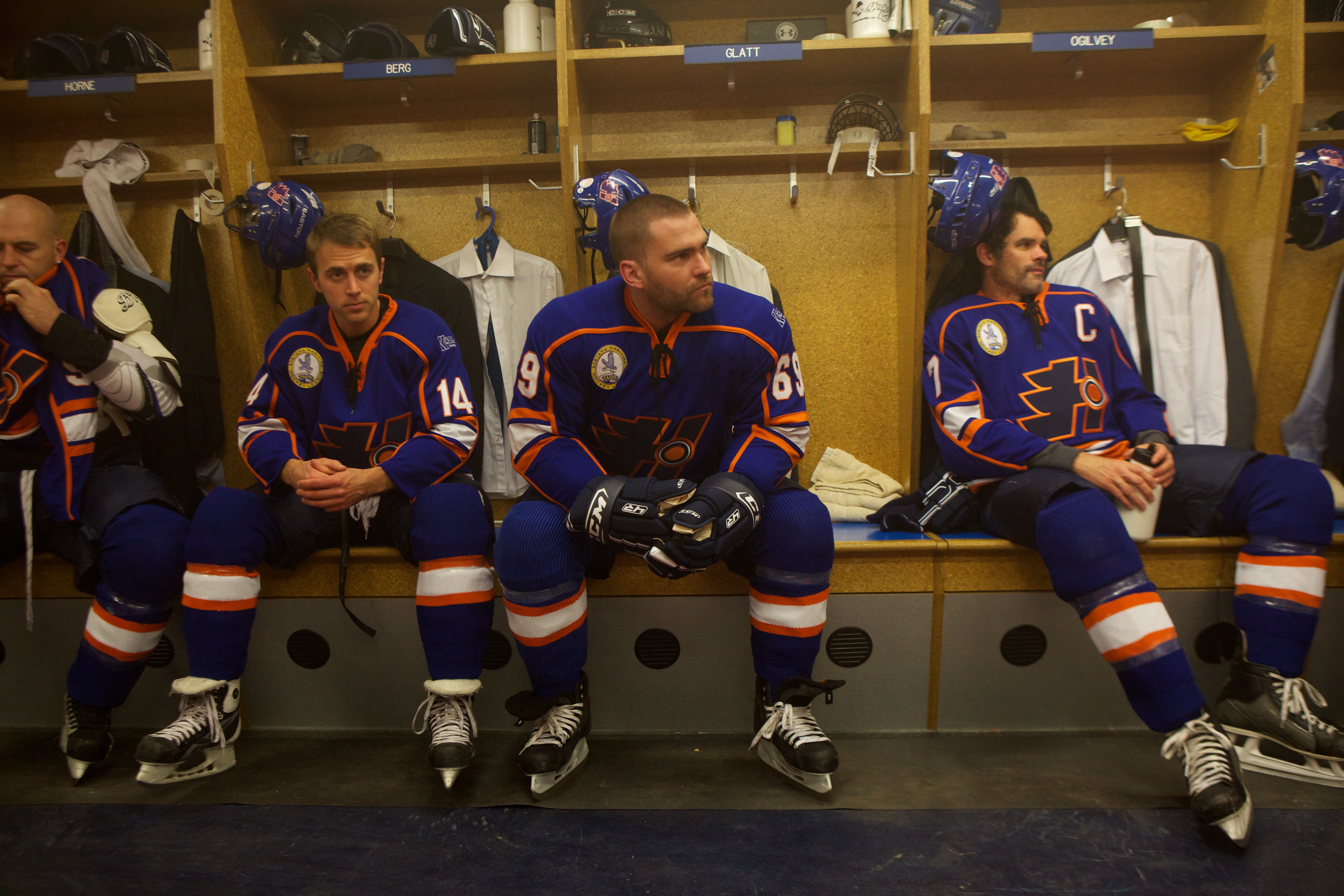 Puck Daddy chats with 'Goon' star Liev Schreiber about honoring